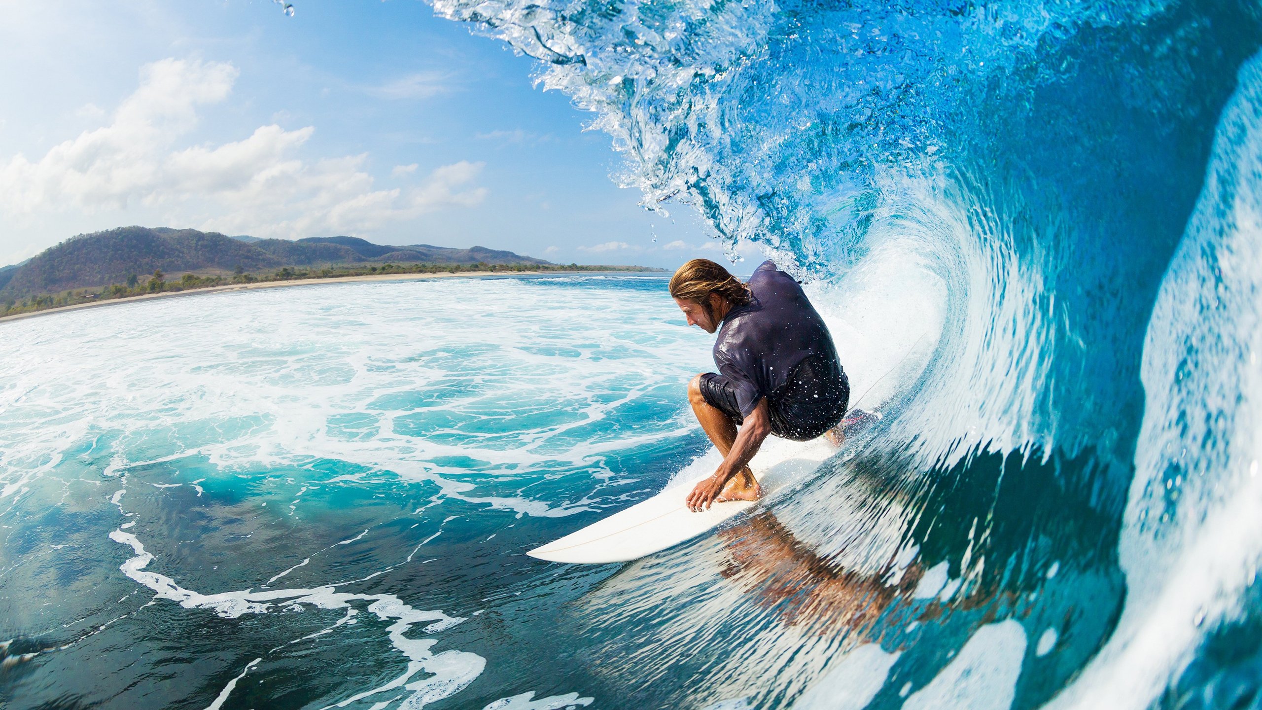 不止于赛场：F1在科技与娱乐结合的新路径，f1赛车科技