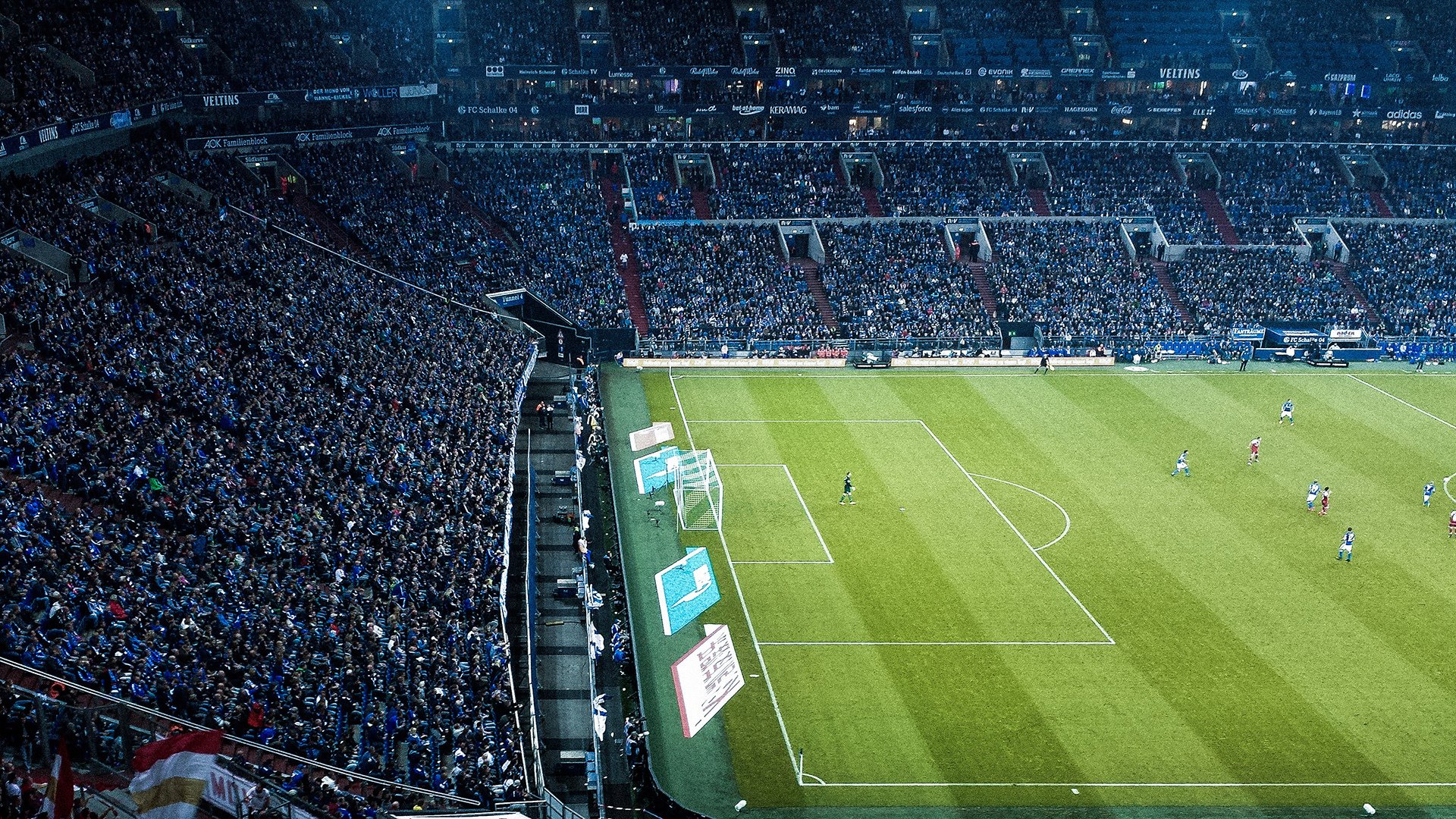 开云注册网址-多语言解说：让全球观众零距离“看球”