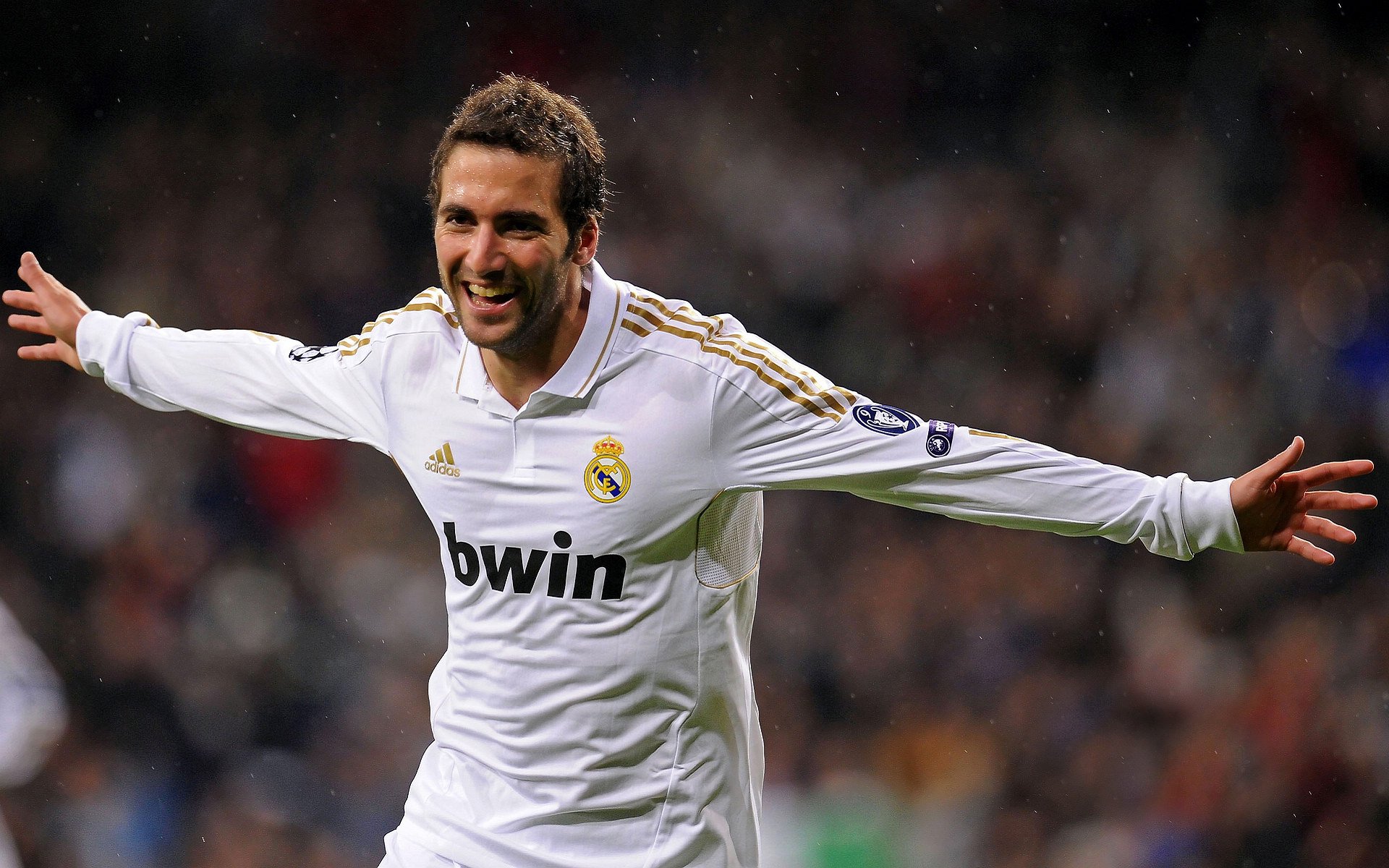 女足签约国内外赞助商，行业发展迎春，赞助女足品牌